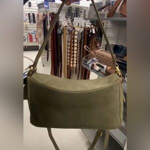 ISO Marshall’s /TJ Maxx slouchy shoulder bag